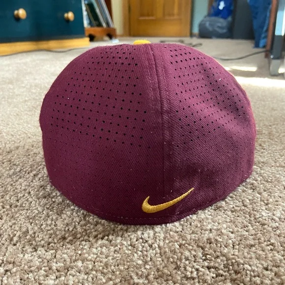 Nike MN gophers hat - Picture 2 of 2